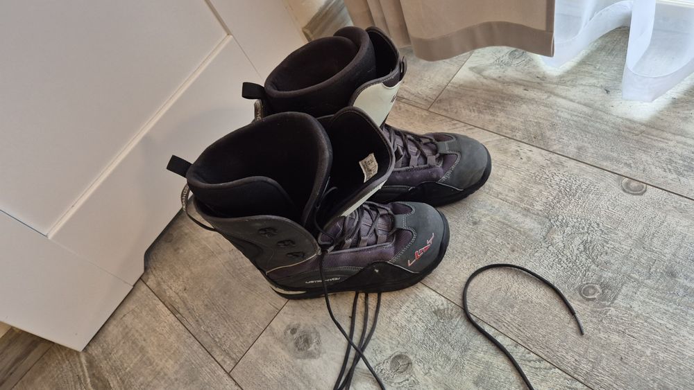 Deska snowbordowa lay 156cm z wazaniami i butami