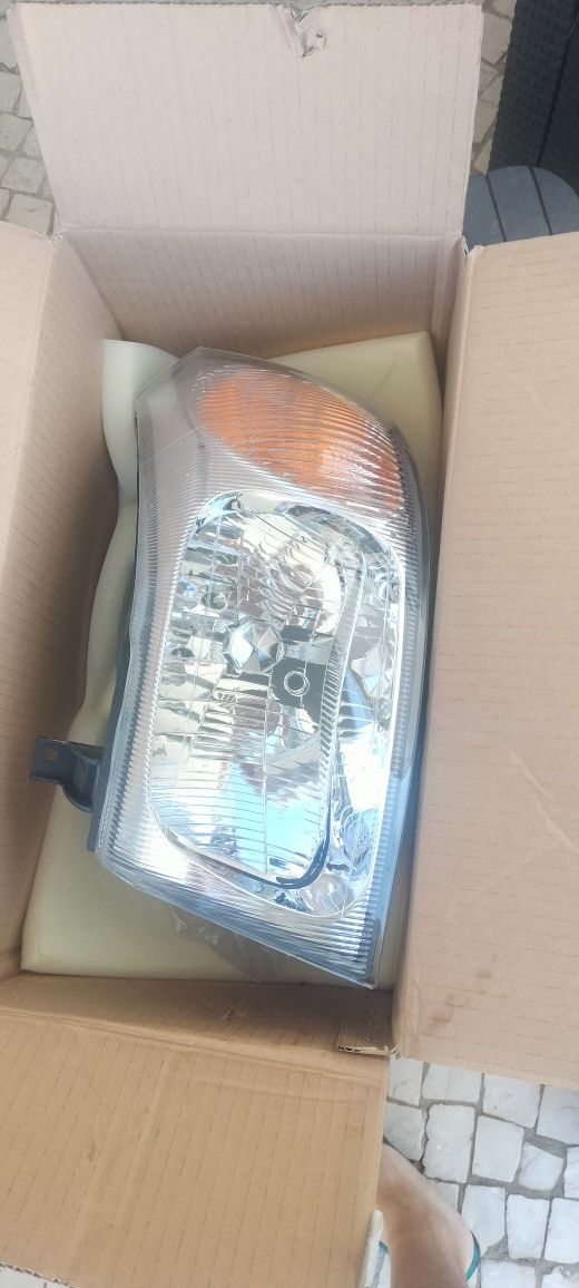 Farol Esq Ford Transit mk7