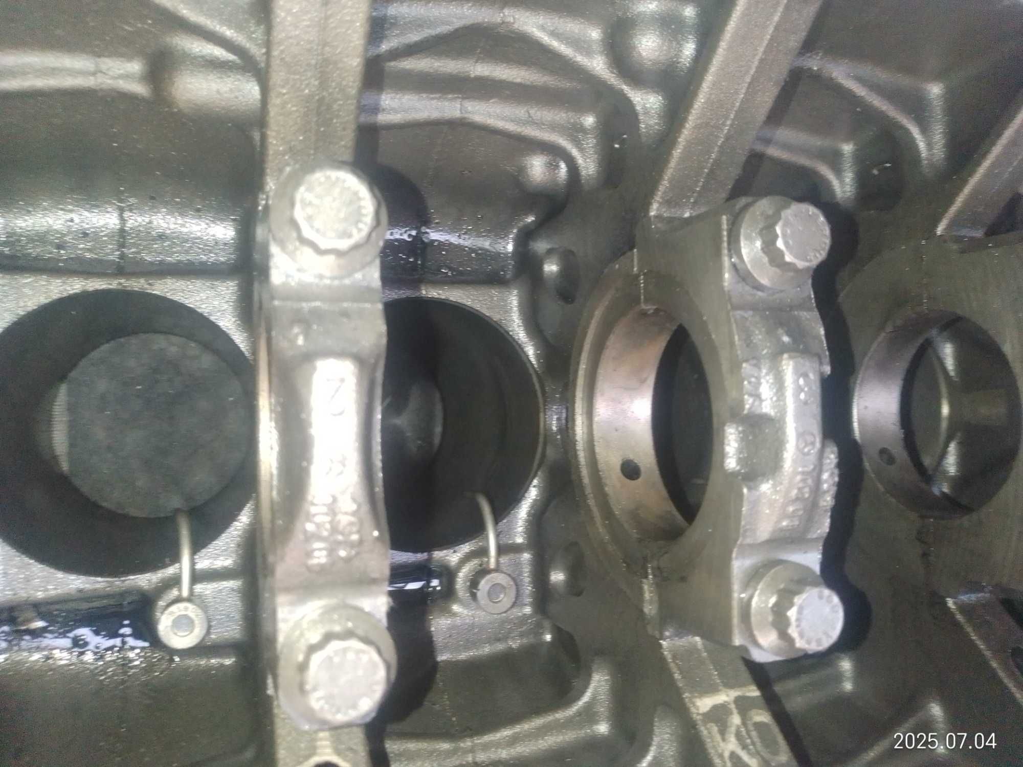 Bloco e pistoes Mercedes Vito W638 112CDI 2.2 (638.094)