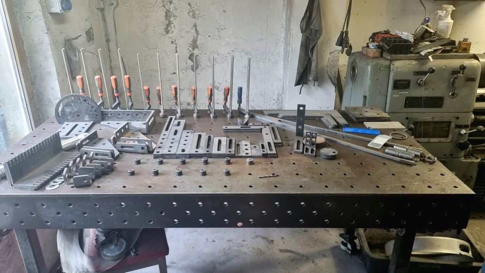 Stół spawalniczy 2000x1000 x200 system 16 mm siatka 100x100 Komplet