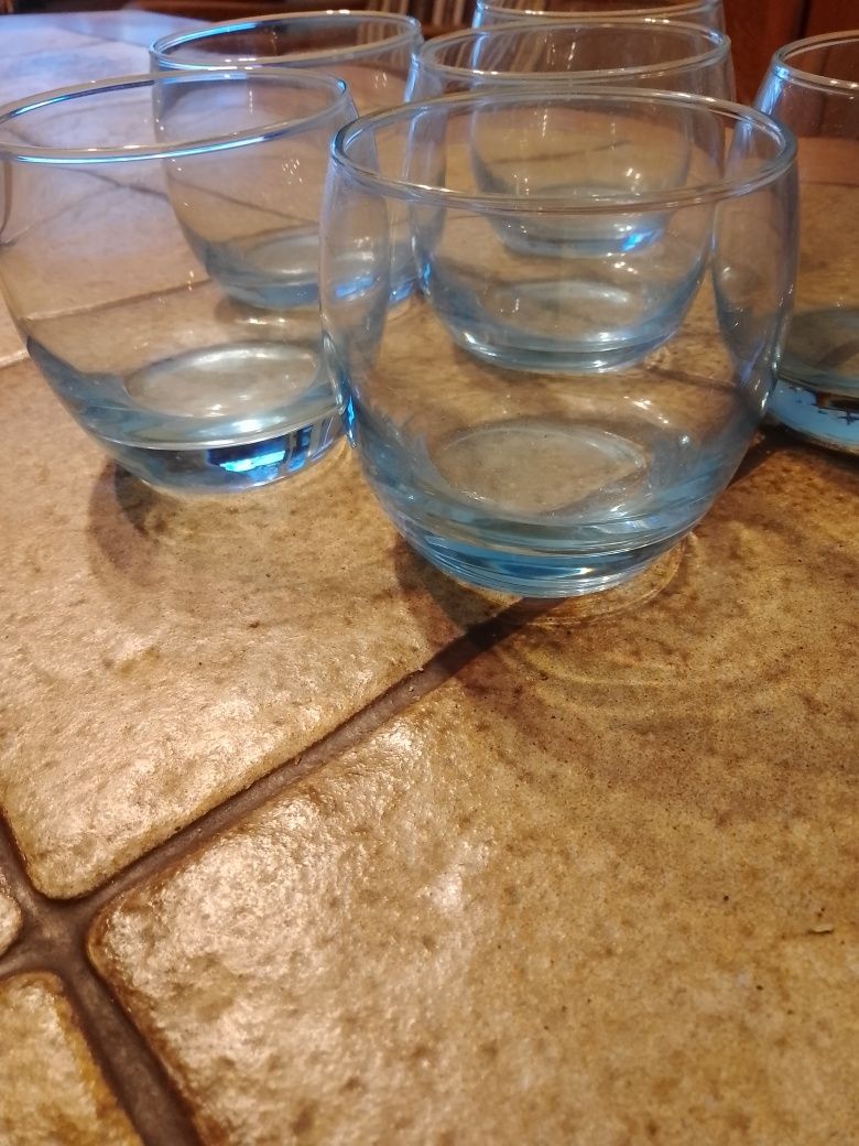 Błękitne szklanki