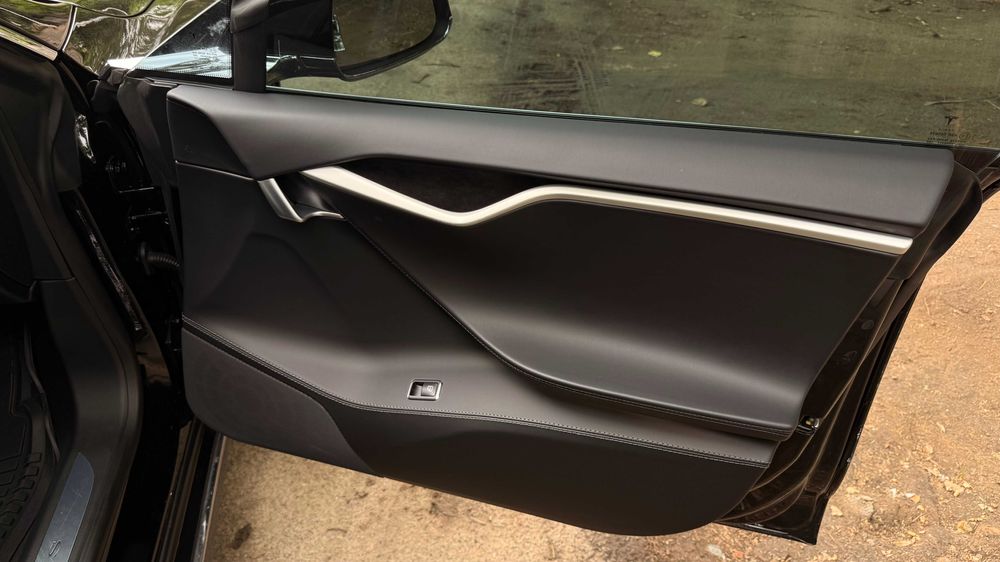 Tesla model s 90d dual motor Rest