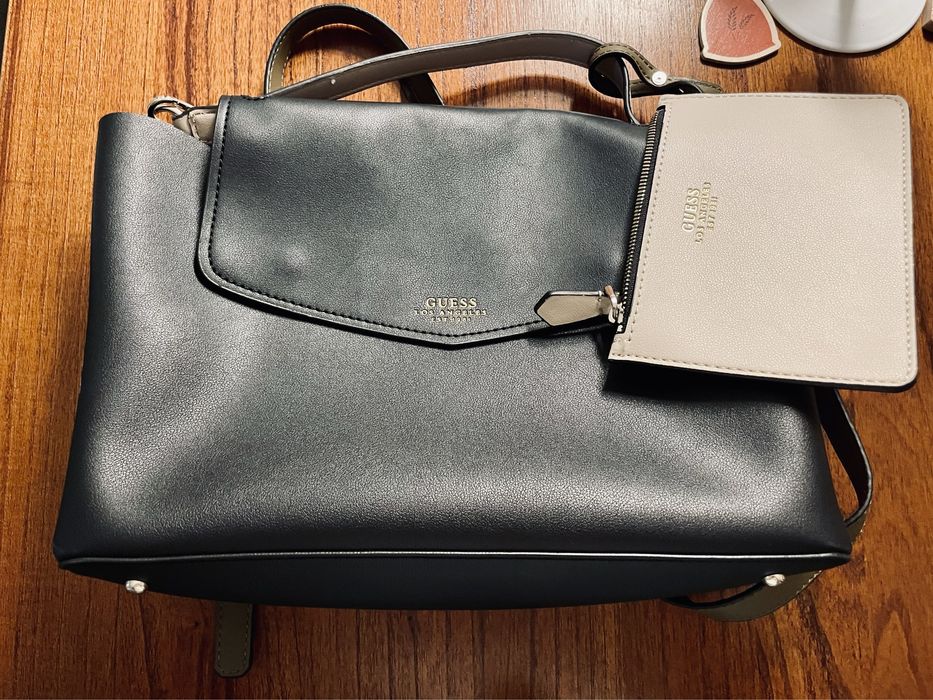 Bolsa Guess em pele