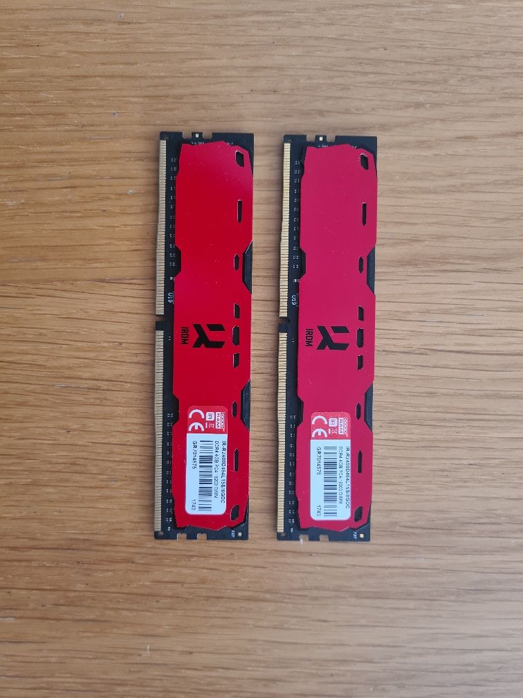 ram 2x4gb  DDR4.