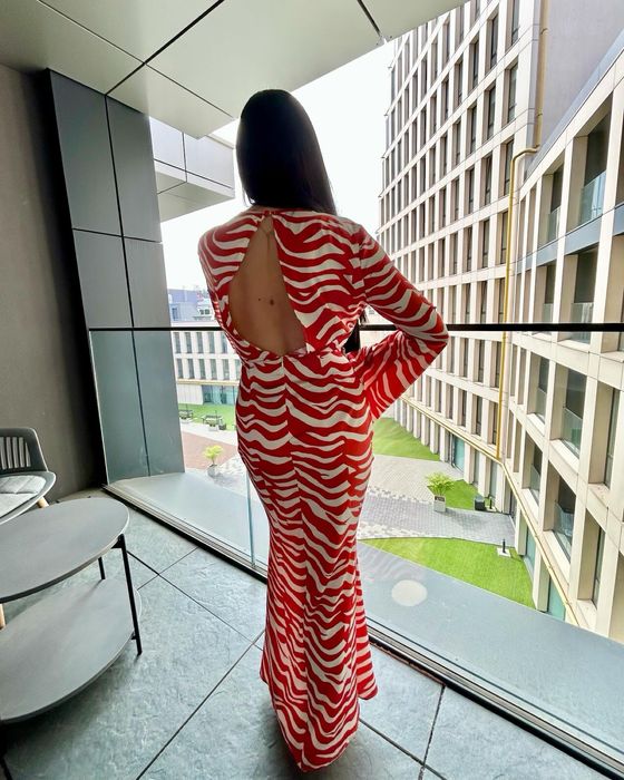 Вечірня плаття з голою спинкою