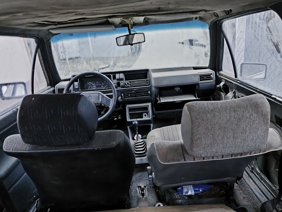 Продам гольф по запчастинам