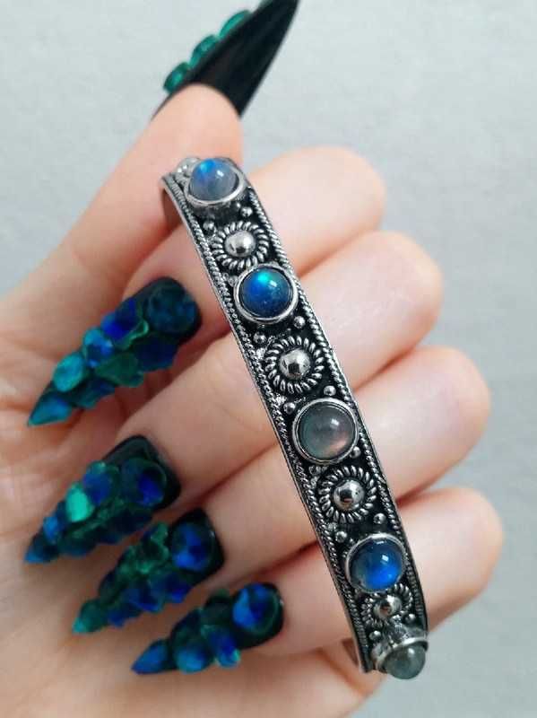 Pulseira escrava com labradorita / labradorites multicoloridas