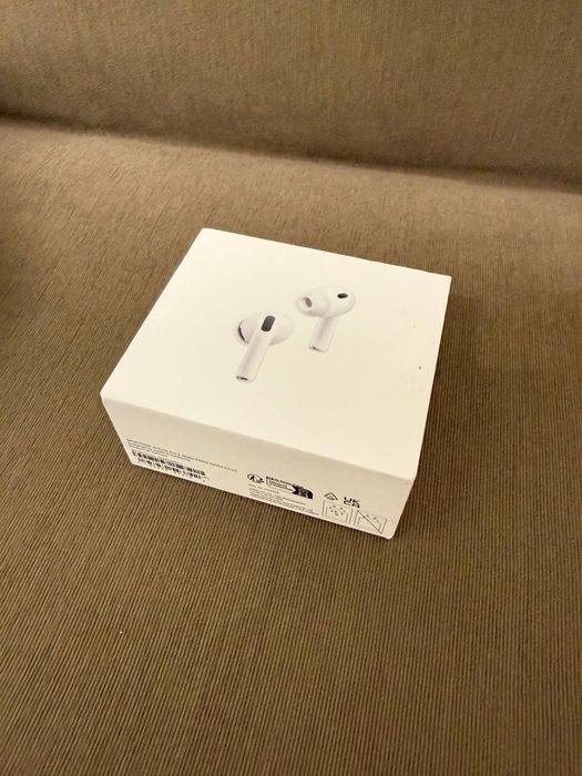 AirPods pro 3 white