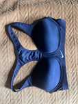 Nike czarny stanik sportowy uszywniany 75B
