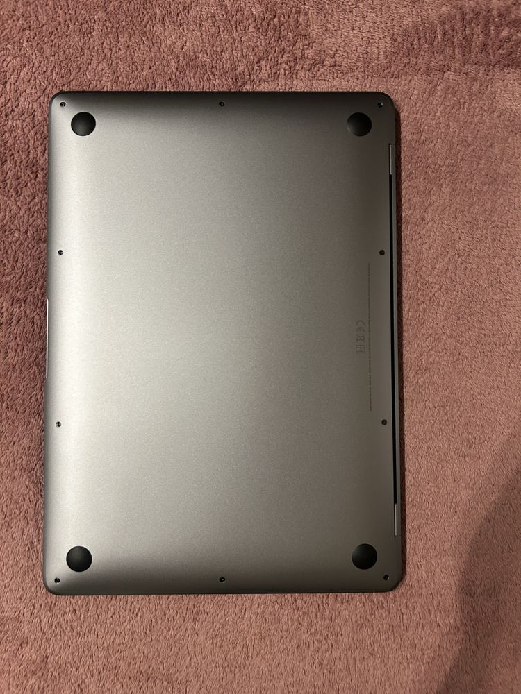 Apple MacBook Air 13,3” (M1 2020) 256 GB SSD – Jak Nowy!