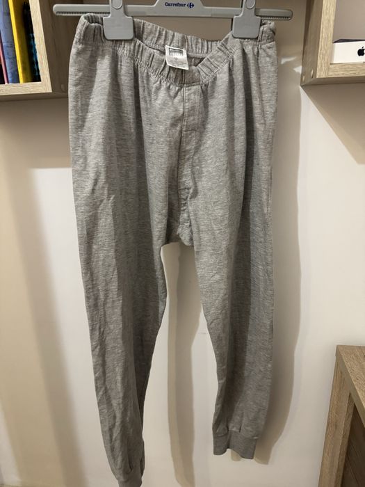 Szare spodnie dresowe meskie