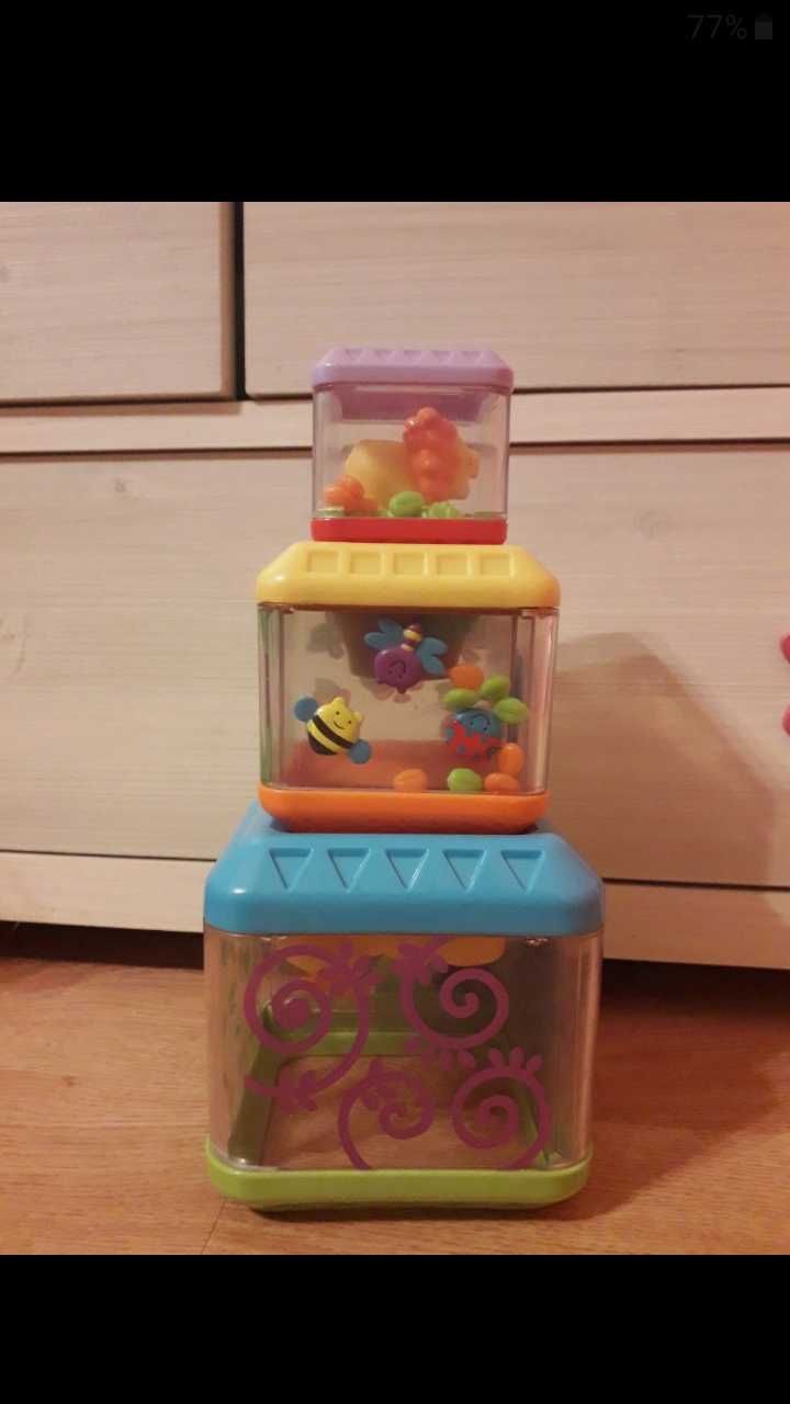 Znikające klocki sensoryczne Fisher Price piramidka wieża dżungla