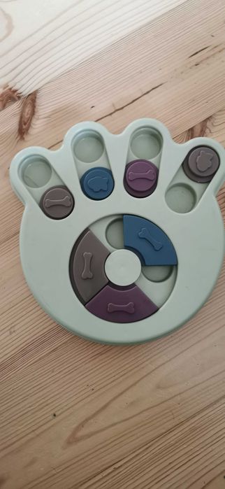 Zabawka węchowa na przysmaki dla psa