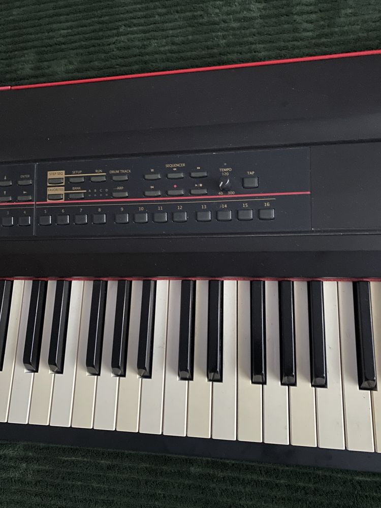 Korg kross 2 піаніно цифрове електричне