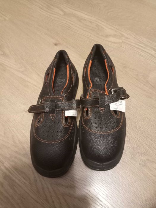 Продаю полуботинки