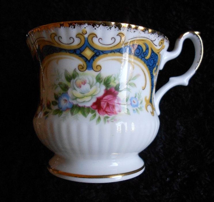 Chávena - Queen`s Fine Bone China (Made in England)