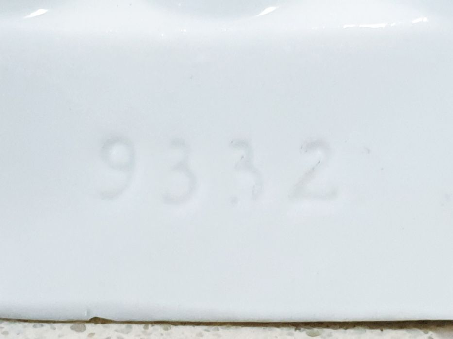 Raro antigo suporte figurativo para cigarros em porcelana alemã
