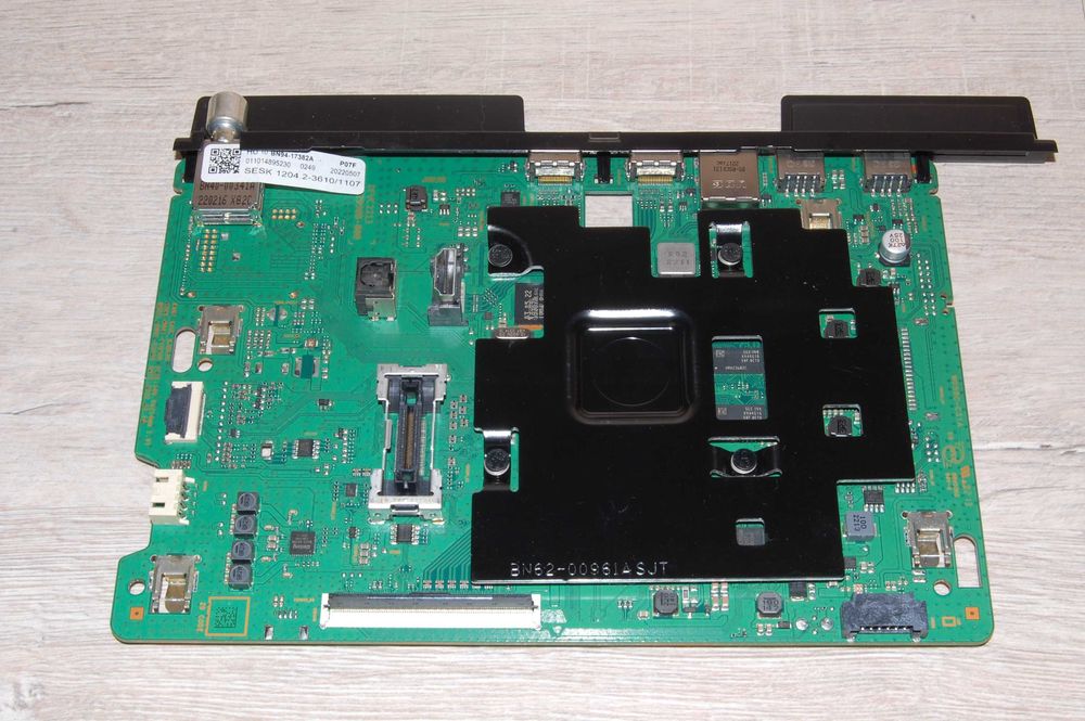 Samsung płyta model UE43BU8002K.