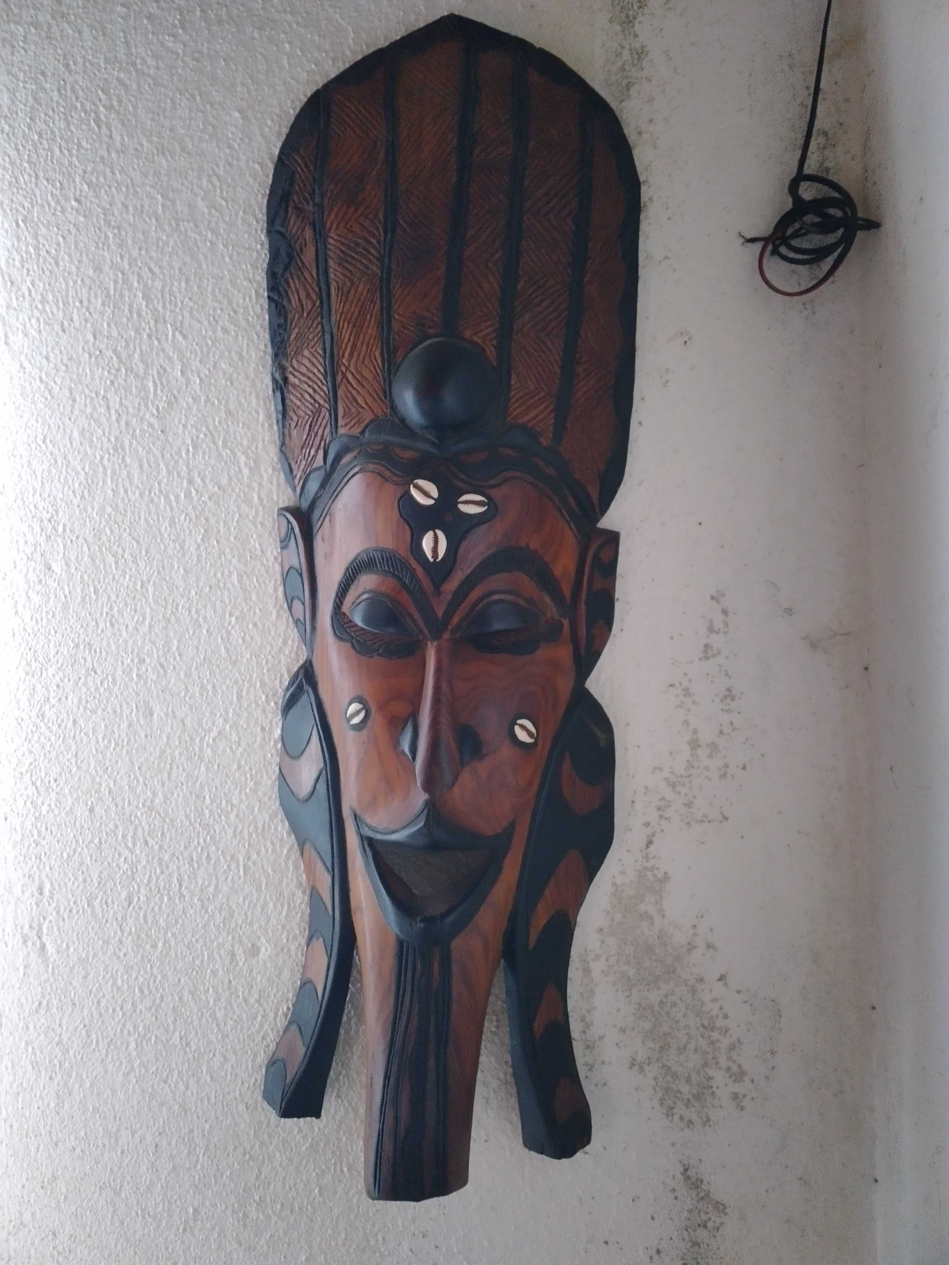 2 - Mascaras em madeira arte africana