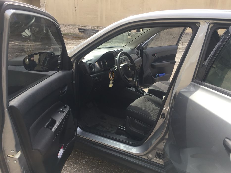 Suzuki Vitara 2017год. объем двигателя 16 газ/бензин