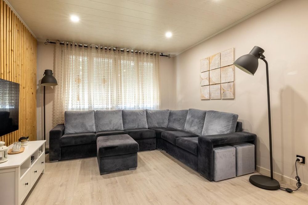 Vendo Sofá preto em L