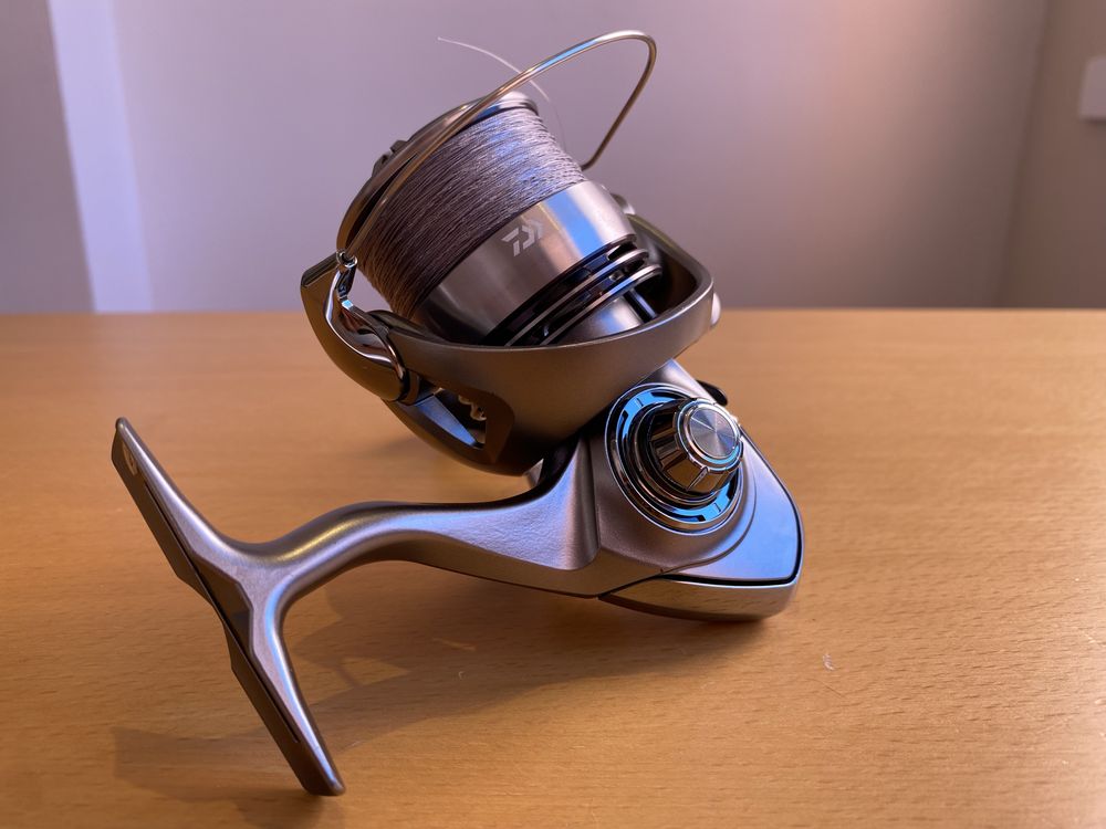 Carreto Daiwa Exceler LT 4000CXH