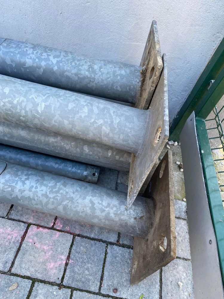 Stożkowy słup oświetleniowy + oprawa parkowa