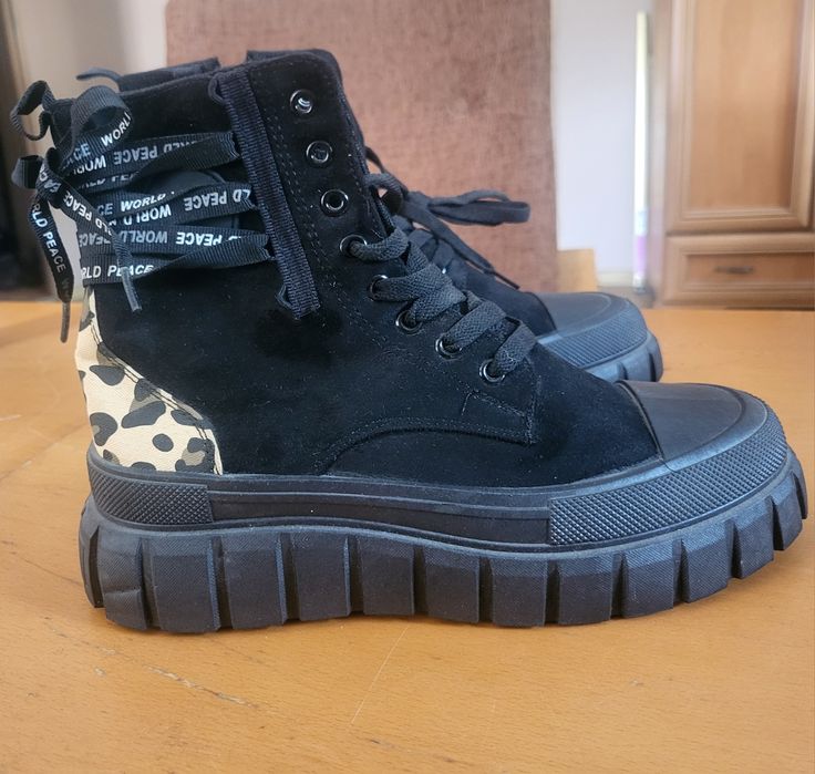 Czarne  wysokie trampki/trapery