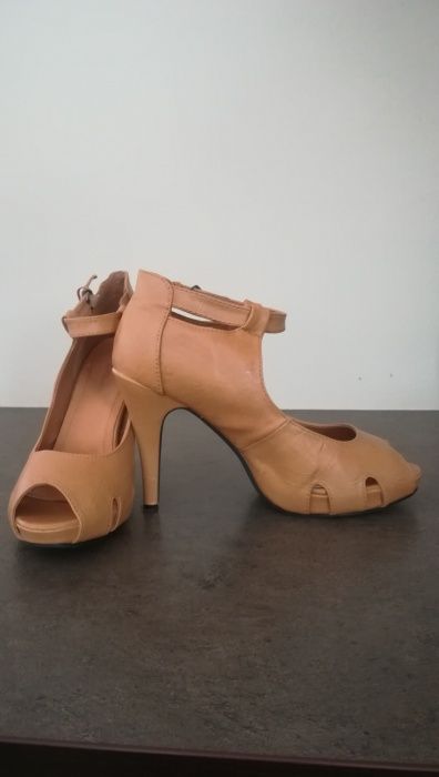 Wysokie szpilki r. 40