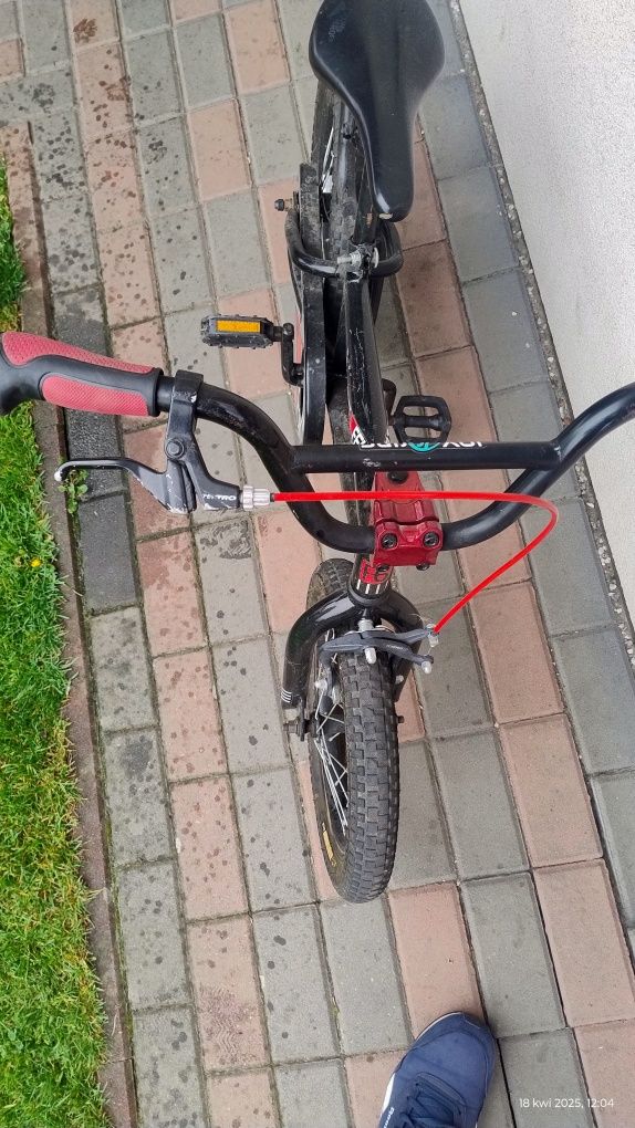 Rower dziecięcy po chłopcu