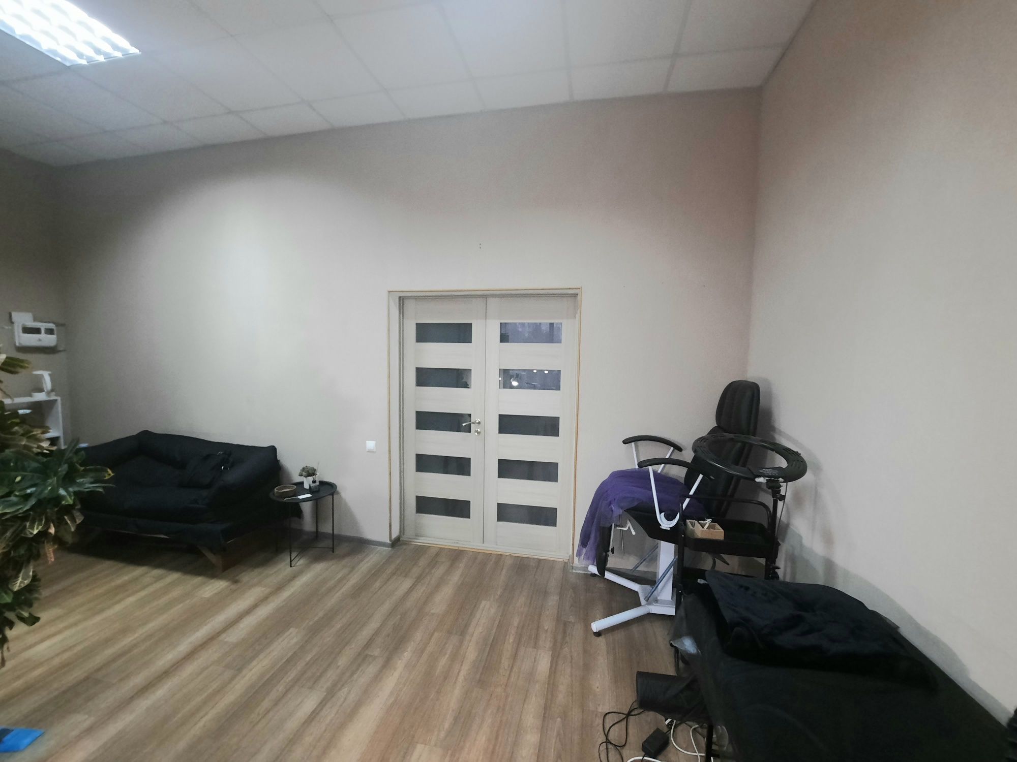 Вишенька.Площа S= 35m2. Оренда. Ключі.