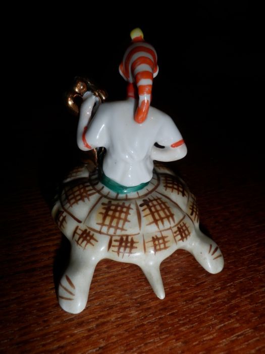 фарфоровая статуэтка Буратино на черепахе,СССР Киев