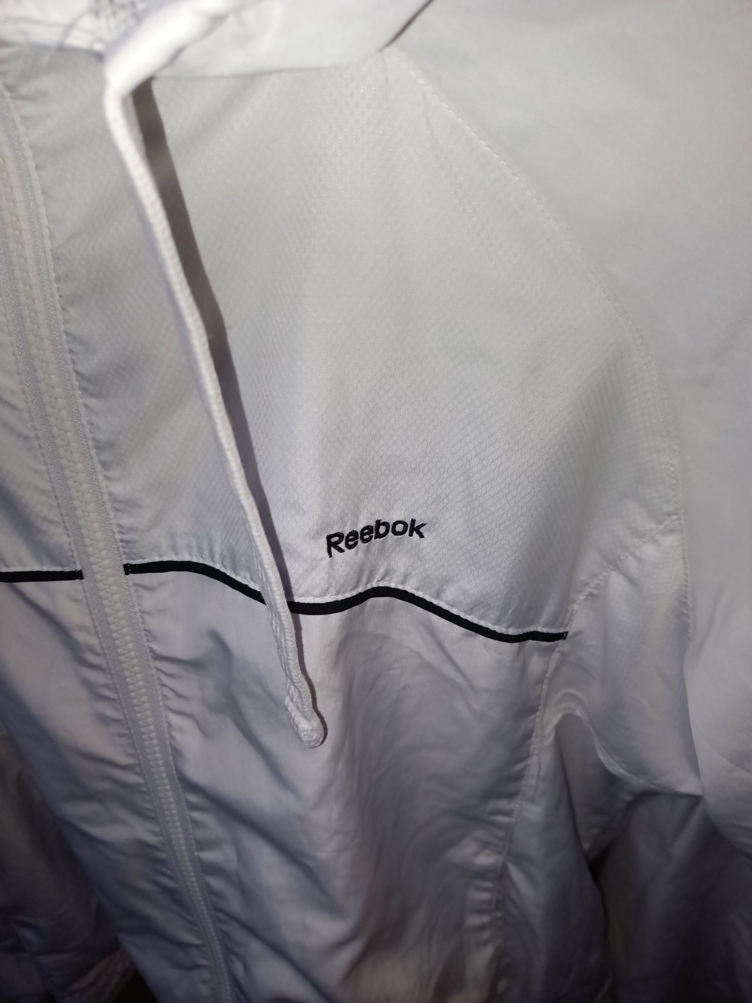 Biała bluza Reebok
