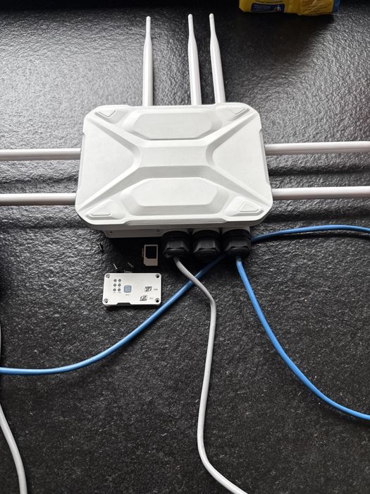Ruter przemyslowy 5G dwie karty ZXFT380
