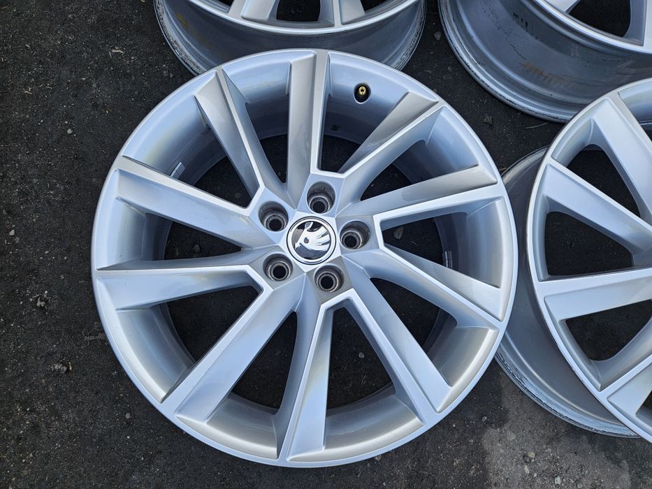 Alufelgi 17 Skoda Scala Kamiq Fabia IV ET38 5x100