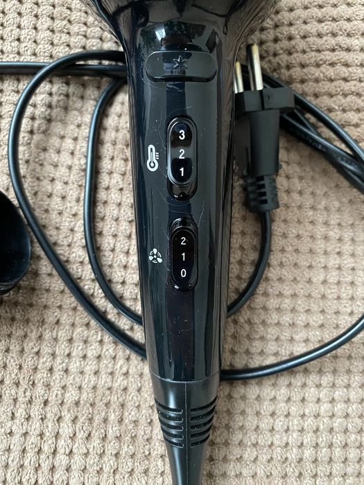 Продам фен Rowenta