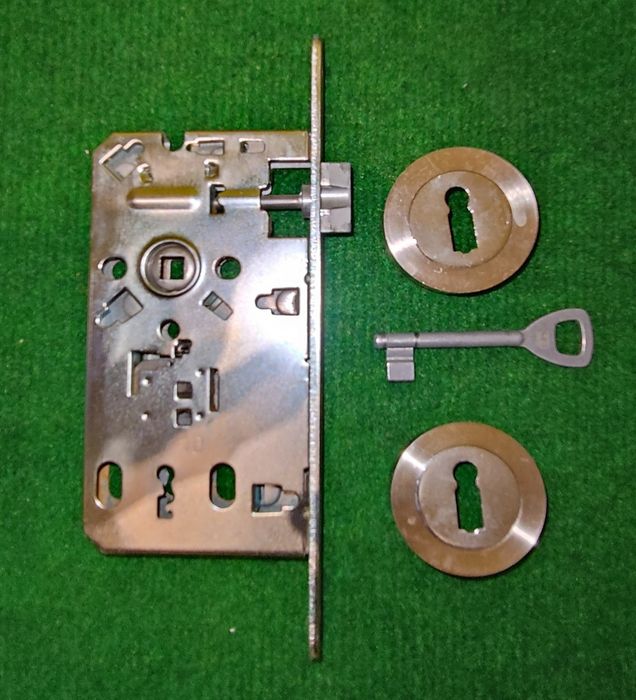 Zamek Gerda ZW 6000 prawy wpuszczany do drzwi S XS zamek klucz klamka