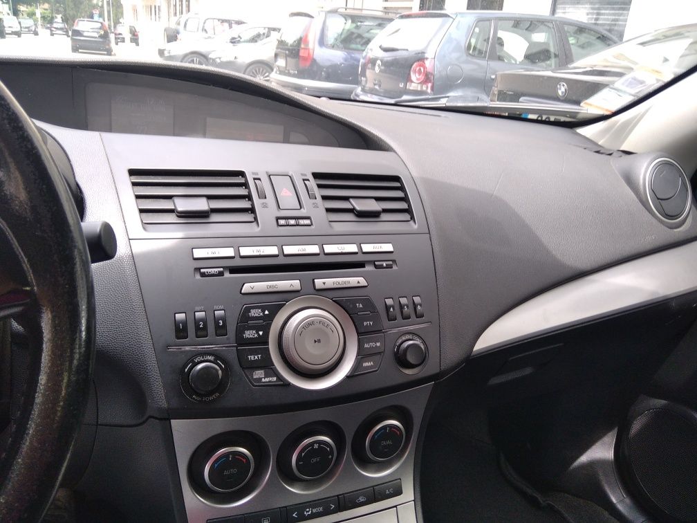 Automóvel Mazda 3