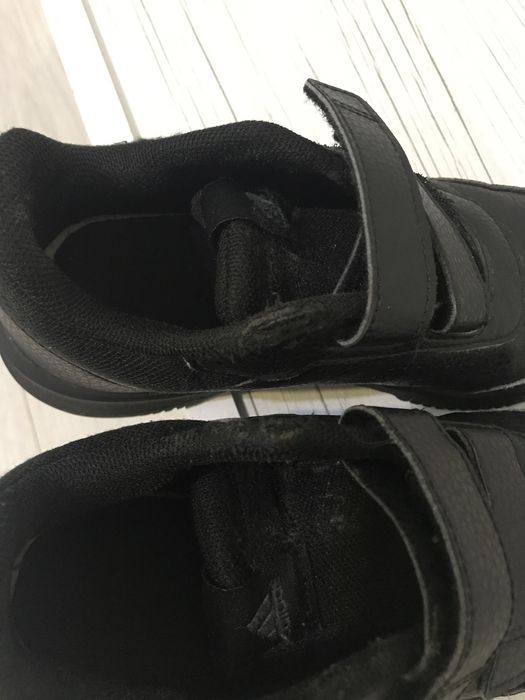 Кросівки adidas шкіра 33 розмір