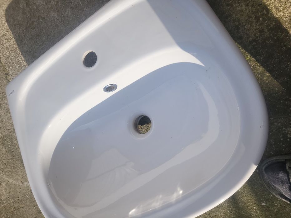 Nowa umywalka ceresit