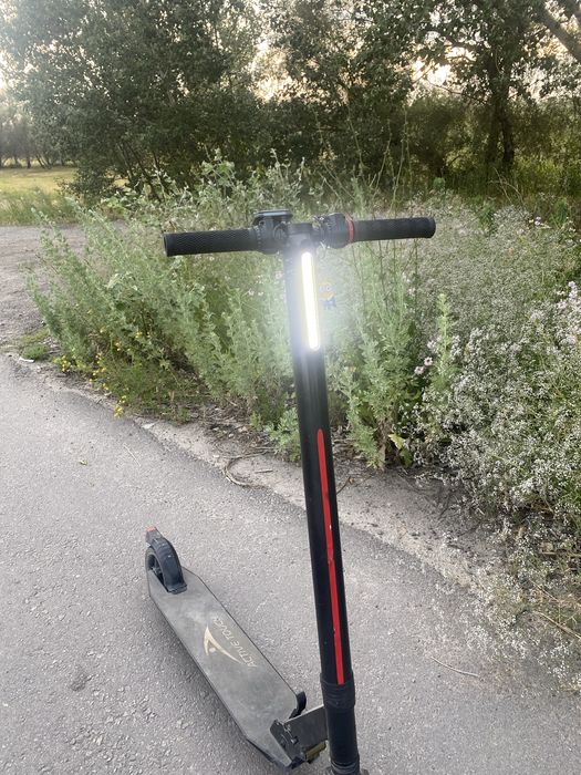 Продам электросамокат