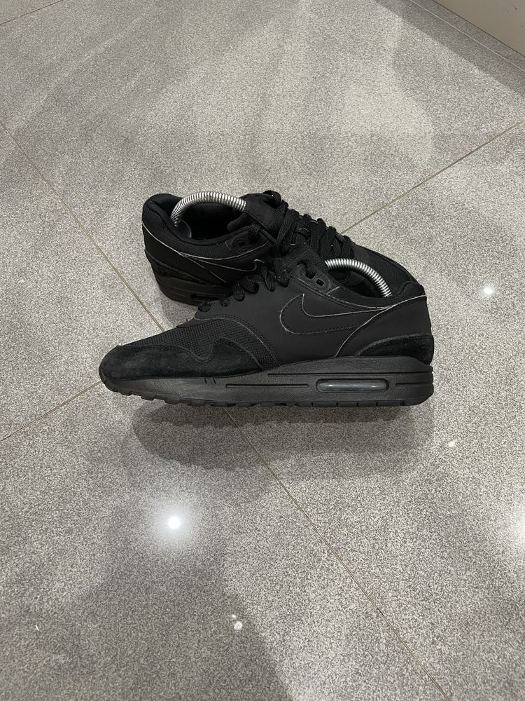 Nike Air Max 1 „Triple Black”