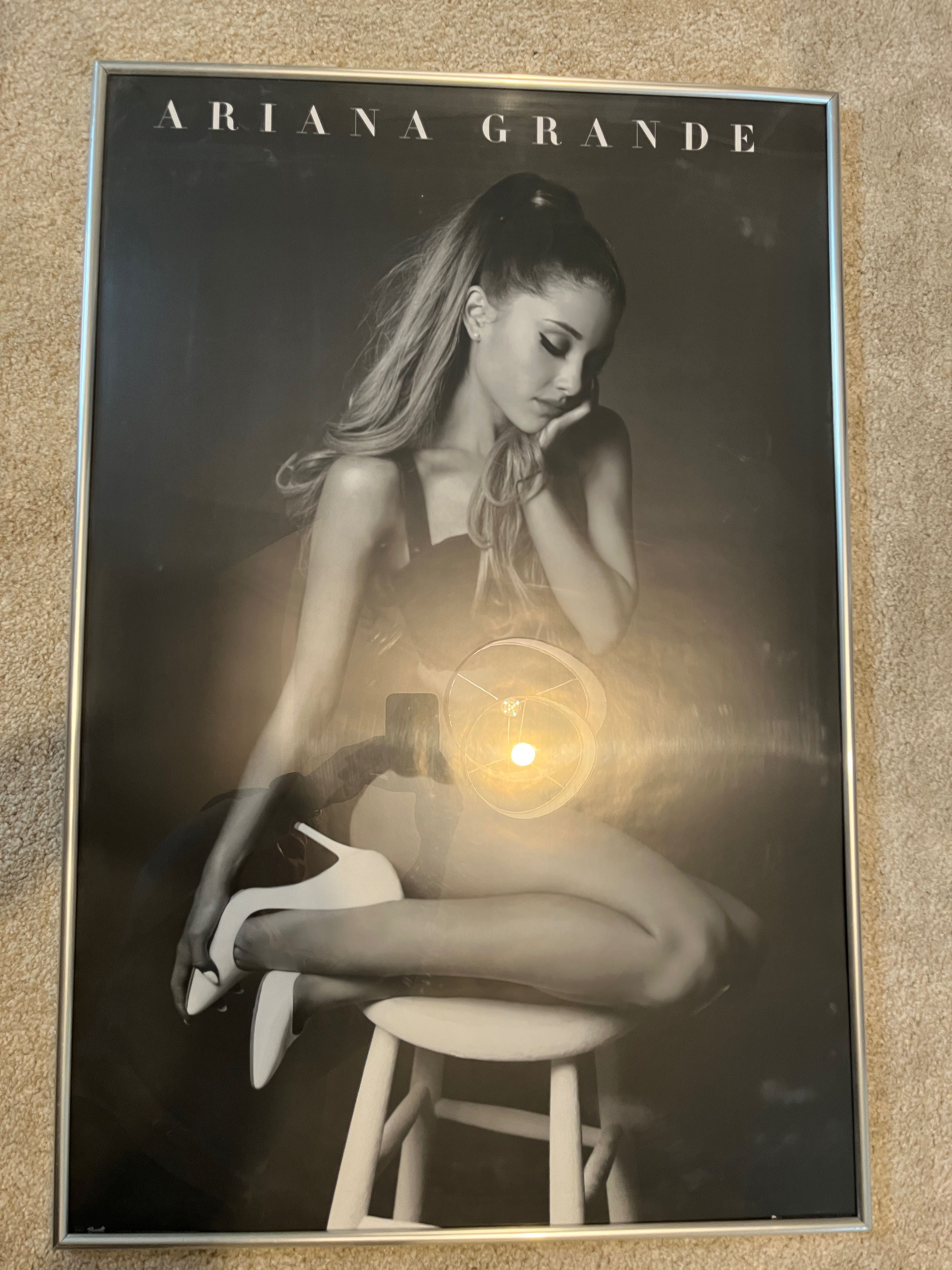 2 plakaty w srebrnej ramie Ariana Grande 90x60cm TYLKO odbiór osobisty
