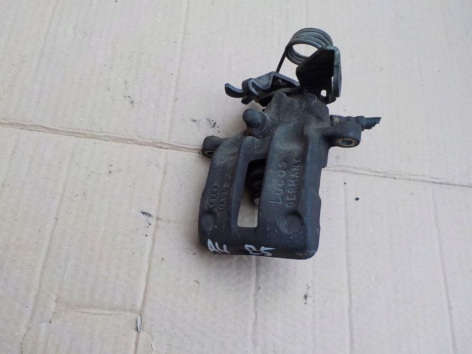zacisk lewy tył audi a4 b5 2,5 tdi QUATTRO