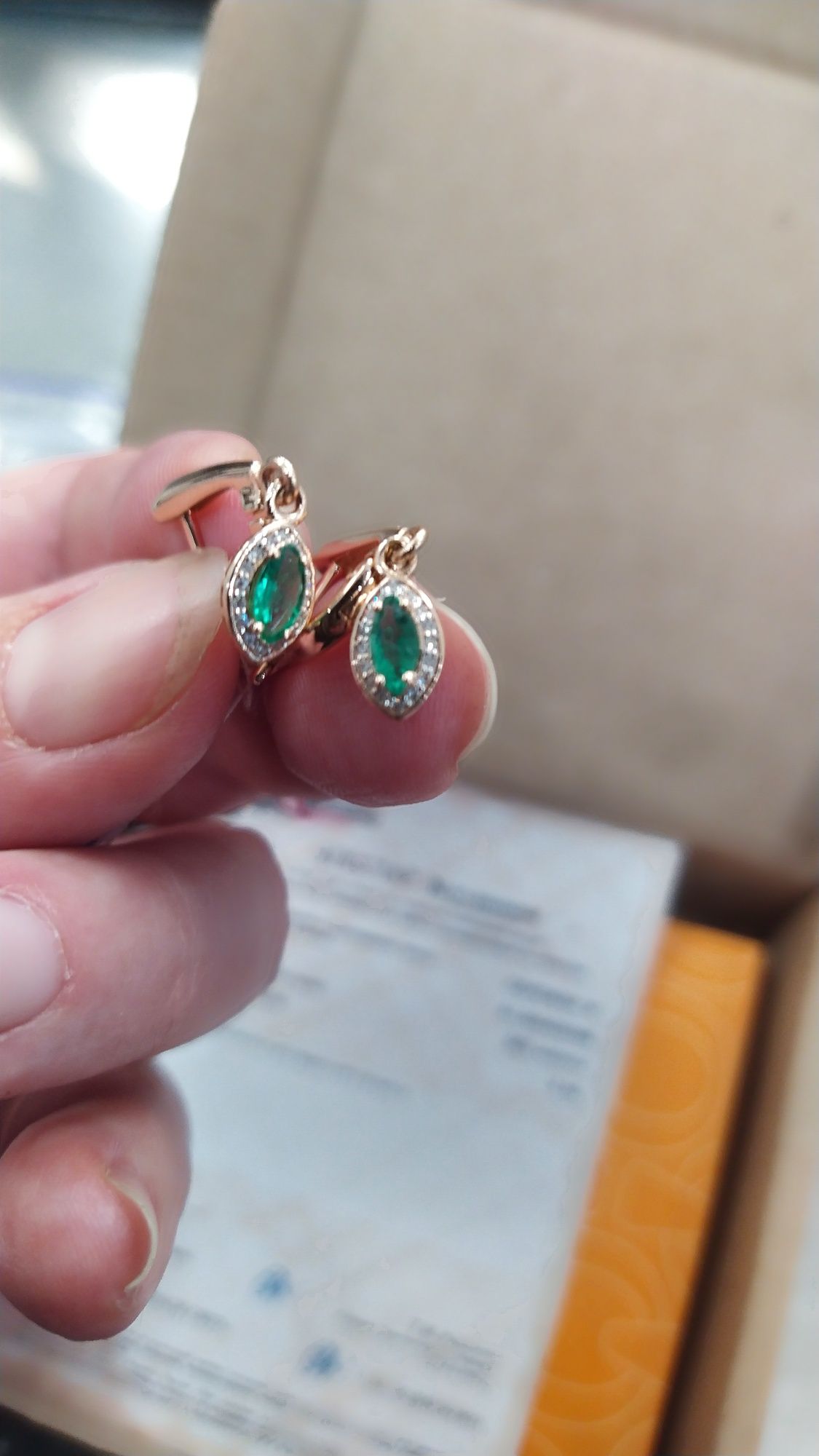 Сережки зі смарагдами та діамантами 3,16гр 585