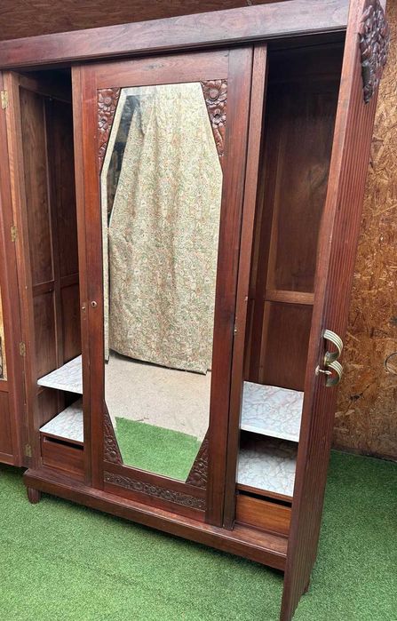 Roupeiro 3 portas centenario, armário impecável