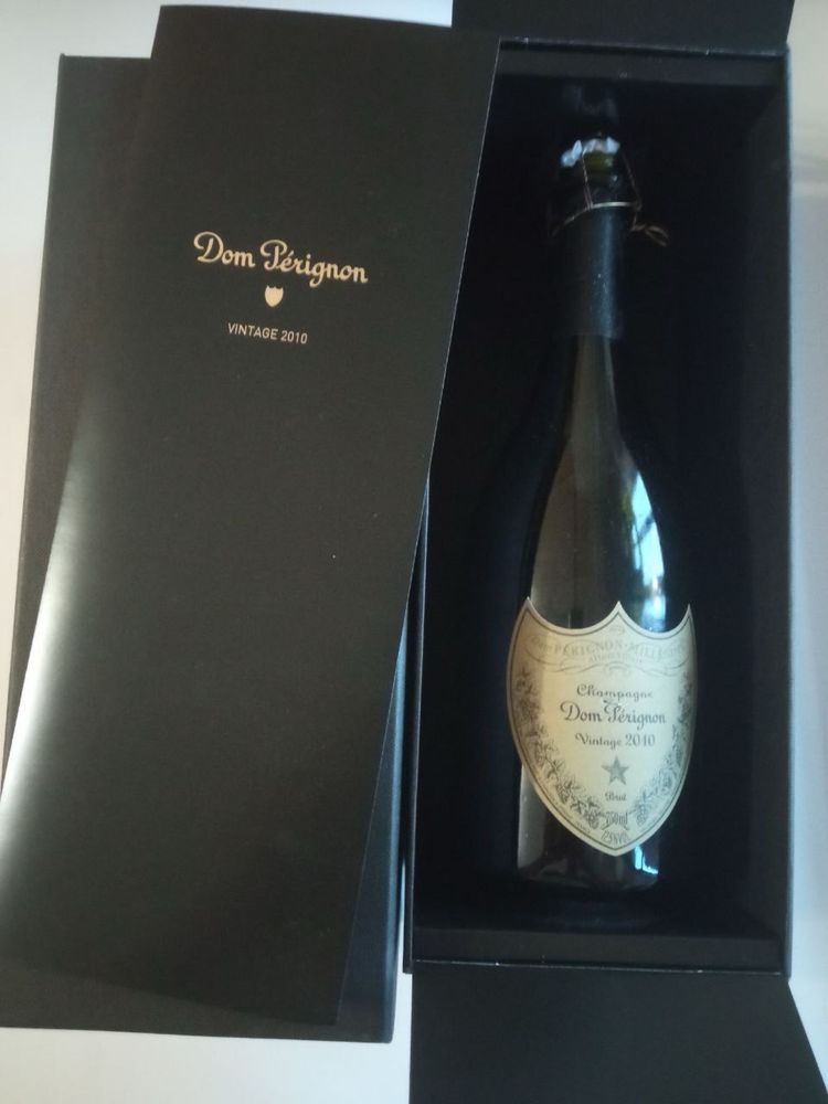 Бутылка от Dom Perignon