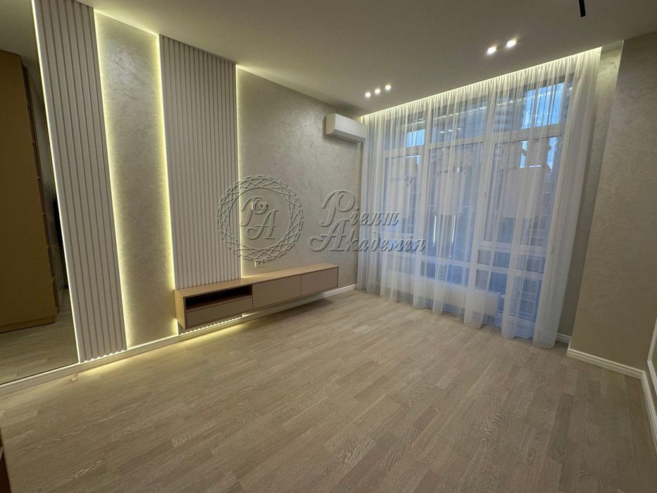 Продам квартиру ЖК Бульвар Фонтанов Київ, Саперне Поле вул.