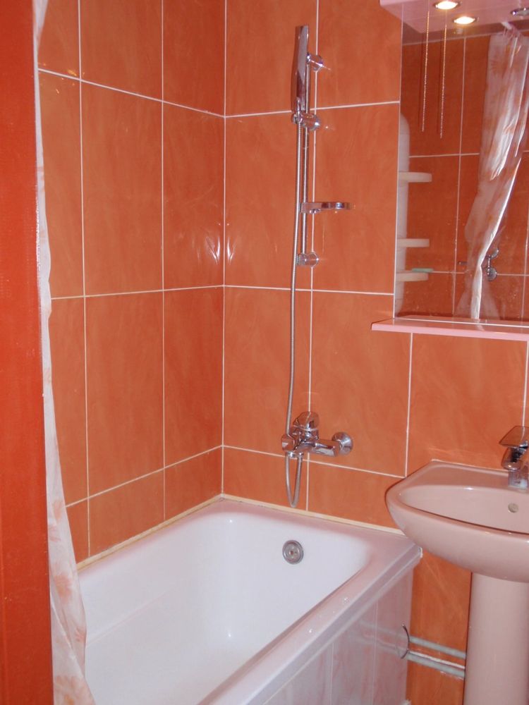 Продаж 2 кімнатної метро Виставковий центр