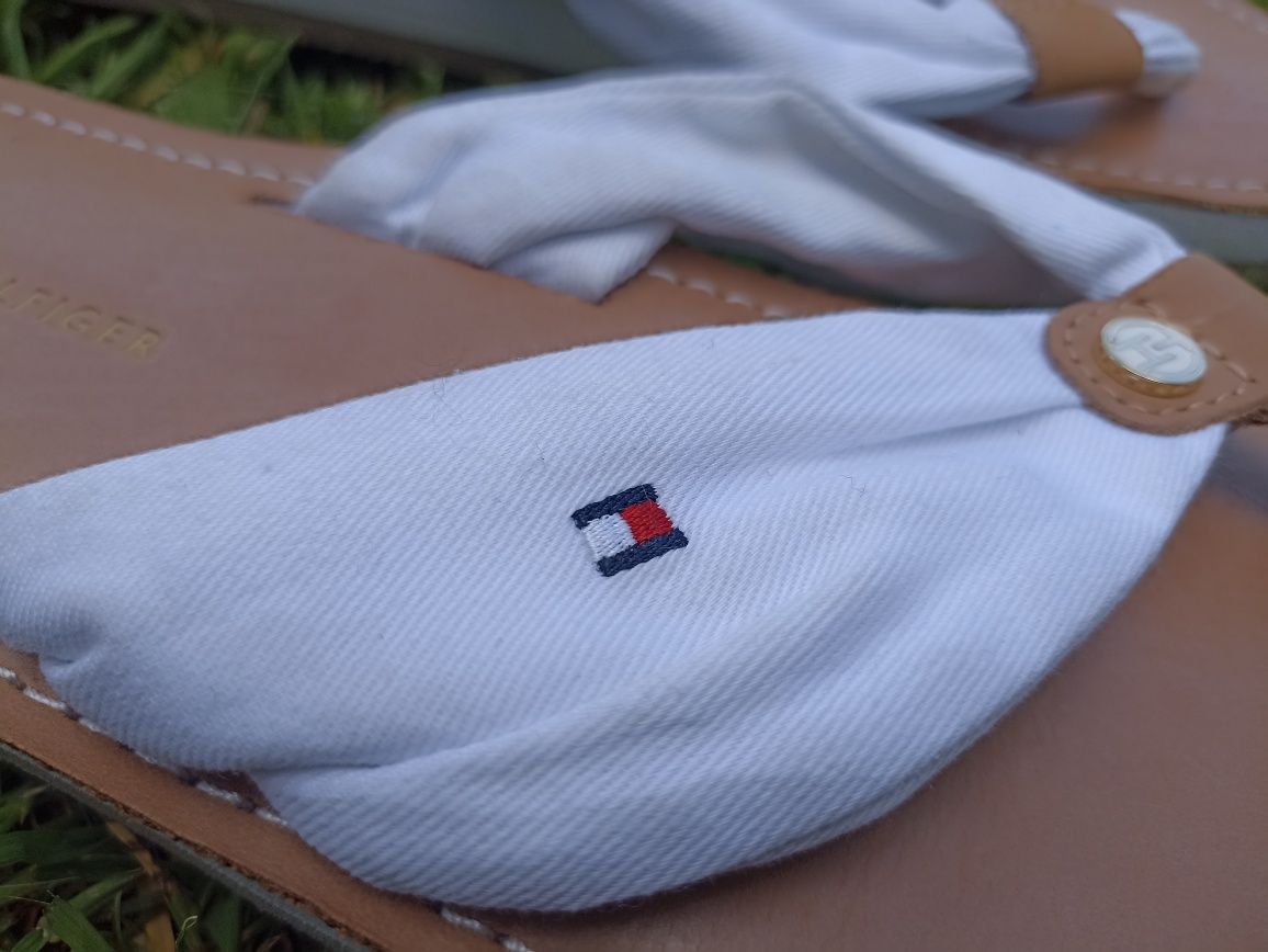Japonki Tommy Hilfiger klapki białe